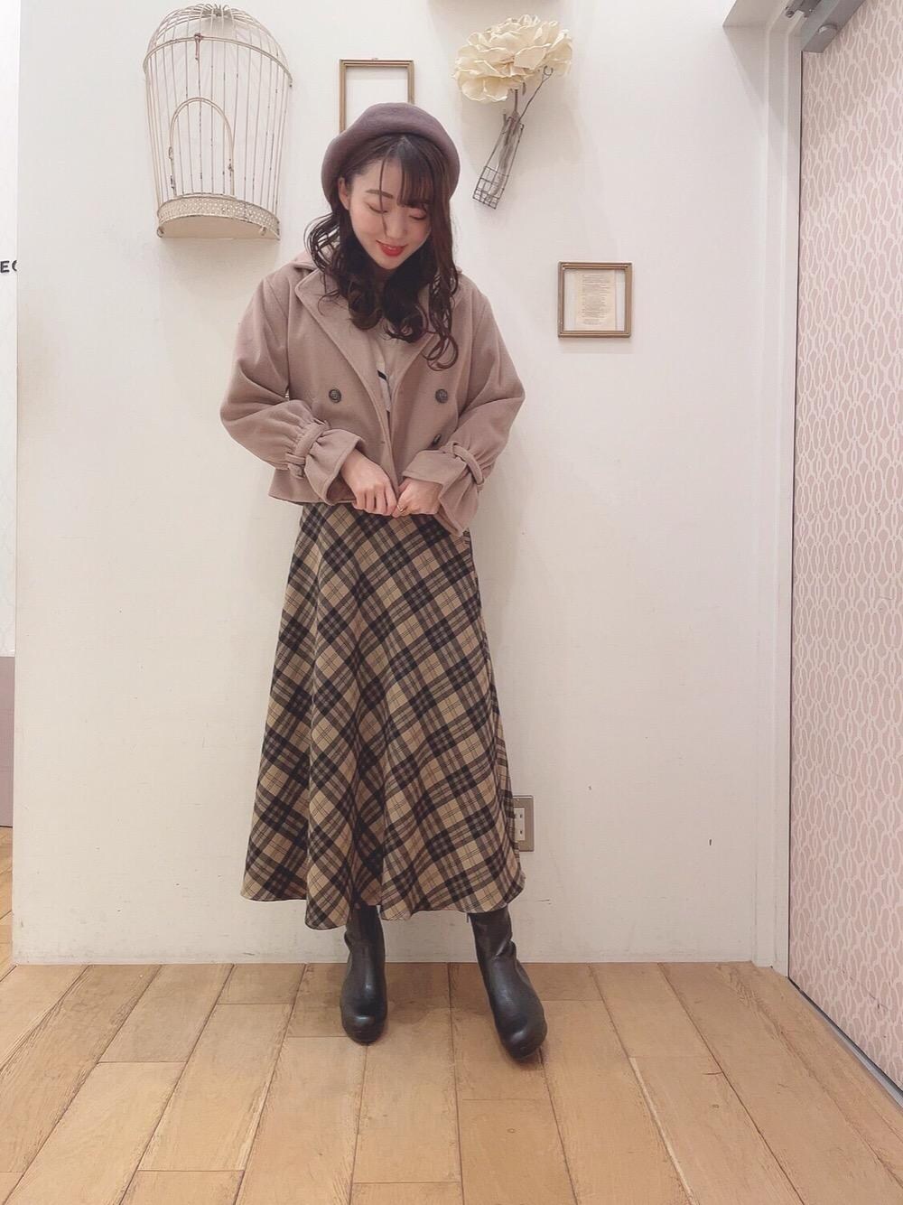 「ショート丈、ロングスカート、MAJESTIC LEGON、マジェスティックレゴン、高身長、モテ、西宮ガーデンズ、骨格ウェーブ」｜「MAJESTIC LEGONのレディヒールストレッチブーツ（ブーツ、ブラック系）」を使った、マジェスティックレゴン西宮ガーデンズ店スタッフさん（レディース・164cm）の秋コーディネートの1枚目の写真