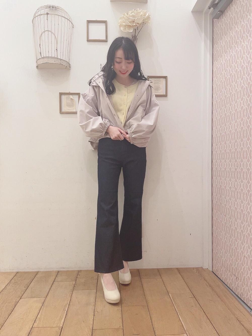 「ブルゾン、MAJESTIC LEGON、マジェスティックレゴン、高身長、西宮ガーデンズ、骨格ウェーブ、カワイイ、あうたー」｜「MAJESTIC LEGONのスタイルアップフレアデニム（デニムパンツ、ブルー系）」を使った、マジェスティックレゴン西宮ガーデンズ店スタッフさん（レディース・164cm）の冬コーディネートの1枚目の写真