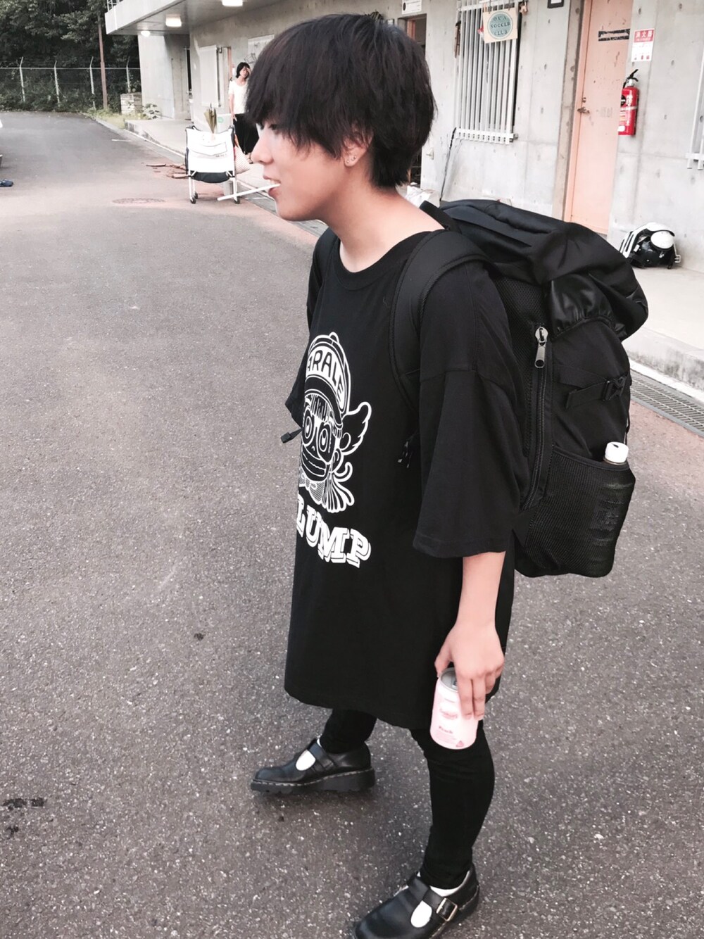 「黒、少年、ベリーショートヘア」｜「古着のアイテム（Tシャツ/カットソー、ブラック系）」を使った、こここここさん（レディース・149cm）の夏コーディネートの1枚目の写真