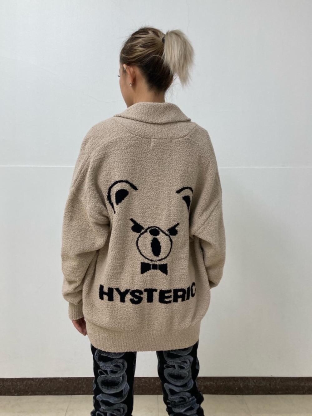 「カーディガン、スキニー、ショート丈、ベアー、ヒステリックグラマー、スネーク、でにむ、ロンt、hysteric glamour、ぶーつ」｜「HYSTERIC GLAMOURのHYSTERIC BEAR編込 カーディガン（カーディガン/ボレロ、ベージュ系）」を使った、Yukaさん（レディース・155cm）の冬コーディネートの1枚目の写真
