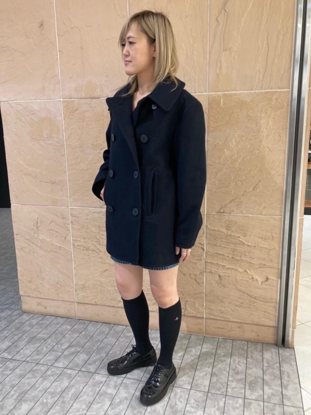 「スカート、革靴、ウイングチップ、ヒステリックグラマー、でにむ、hysteric glamour、あうたー、シンプルこーで、🐼コラボ、こーと」｜「HYSTERIC GLAMOURのスクラッチAラインデニムミニスカート（デニムスカート、ブルー系）」を使った、Yukaさん（レディース・155cm）の冬コーディネートの1枚目の写真