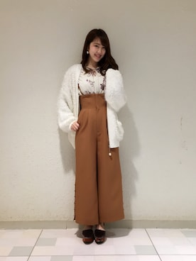 「Supreme.La.La.（シュープリームララ）のアイテム（パンツ）」を使った、Ayaka Hishizakiさん（レディース・156cm）の秋コーディネート