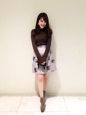「Supreme.La.La.（シュープリームララ）のアイテム（スカート）」を使った、Ayaka Hishizakiさん（レディース・156cm）の秋コーディネート