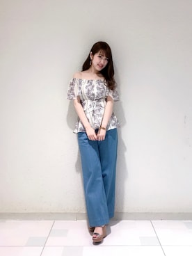 「Supreme.La.La.（シュープリームララ）のアイテム（パンツ）」を使った、Ayaka Hishizakiさん（レディース・156cm）の春コーディネート