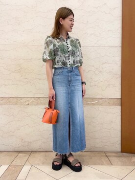「ODETTE E ODILE（オデットエオディール）の【別注】ALMIRA Bucket Bag（單肩包、オレンジ系）」を使った、西山　オデット エ オディール スタッフさん（レディース・163cm）の春コーディネート