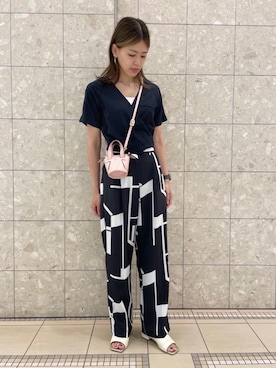 「ODETTE E ODILE（オデットエオディール）の【別注】ALMIRA Mini Bucket Bag（單肩包、ピンク系）」を使った、西山　オデット エ オディール スタッフさん（レディース・163cm）の夏コーディネート