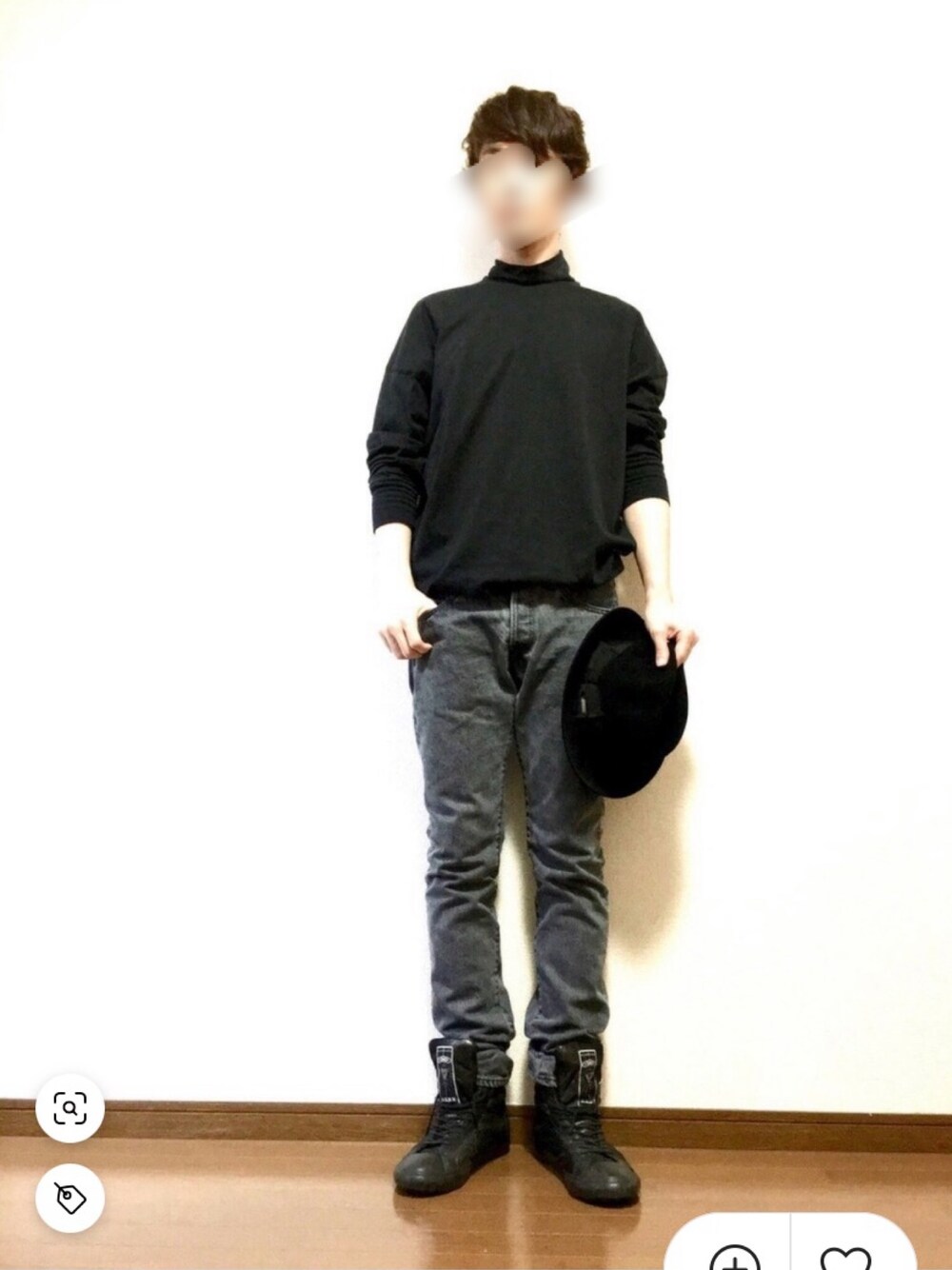 「DIET BUTCHER SLIM SKIN、ハット、ハイネック、ブラック、ブラックコーデ、スキニーデニム、ブラックデニム、スニーカー、モノトーン、モノトーンコーデ」｜「DIET BUTCHERのアイテム（トップス、ブラック系）」を使った、JJさん（メンズ・180cm）の春コーディネートの1枚目の写真