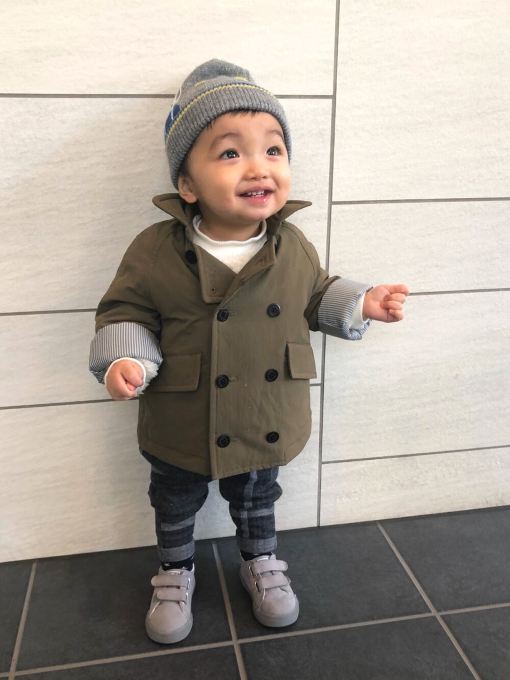 「男の子、男の子コーデ、男の子ベビー、息子、息子コーデ、一歳、kids、おとこのこ、おとこのこスタイル」｜「FITHのアイテム（ダウンジャケット/コート、グリーン系）」を使った、kotaroさん（キッズ・70cm）の冬コーディネートの1枚目の写真