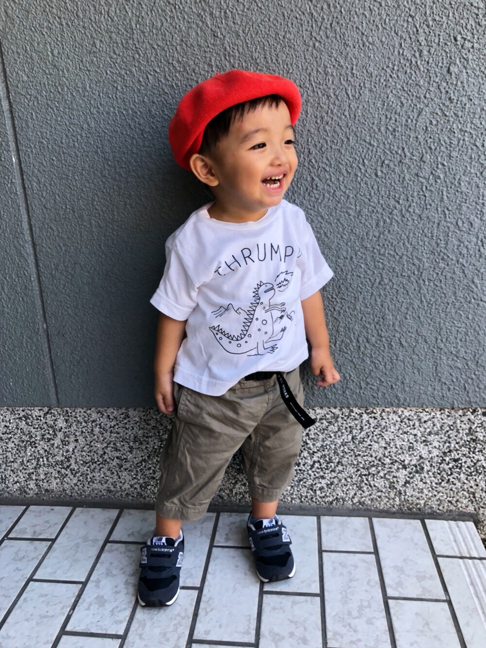 「秋服準備はじめました、男の子コーデ、男の子、おとこのこスタイル、おとこのこーで、息子、息子コーデ、1歳、1歳9ヶ月、むすこーで」｜「SWAP MEET MARKETのアイテム（Tシャツ/カットソー、ホワイト系）」を使った、kotaroさん（キッズ・70cm）の秋コーディネートの1枚目の写真