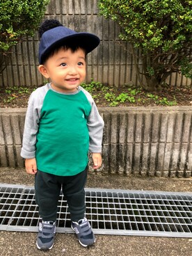 「息子」｜「アイテム（キャップ）」を使った、kotaroさん（キッズ・70cm）の秋コーディネート