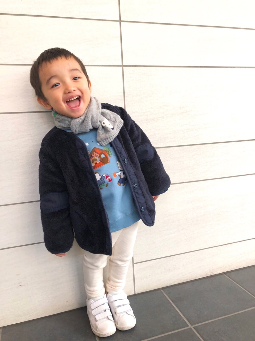 「キッズファッション、キッズ、キッズコーデ、男の子コーデ、男の子、おとこのこ、韓国子供服、3歳、3歳男の子、３歳２ヶ月」｜「FITHのアイテム（ジャケット/アウター、ブルー系）」を使った、kotaroさん（キッズ・90cm）の冬コーディネートの1枚目の写真
