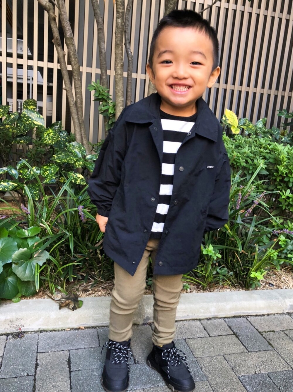 「カジュアルコーデ、キッズコーデ、キッズファッション、キッズ、4歳、4歳男の子、息子、むすこーで、秋冬コーデ、ザラキッズ」｜「FITHのアイテム（ジャケット/アウター、ブラック系）」を使った、kotaroさん（キッズ・90cm）の冬コーディネートの1枚目の写真