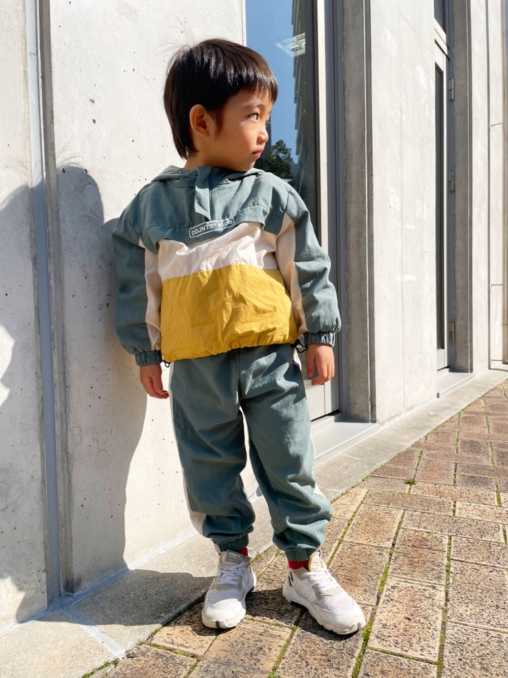 「キッズファッション、スポーツコーデ、キッズコーデ、kids、男の子コーデ、男の子、4歳、4歳２ヶ月、キッズ、休日コーデ」｜「no brandのアイテム（トップス、グリーン系）」を使った、kotaroさん（キッズ・90cm）の冬コーディネートの1枚目の写真