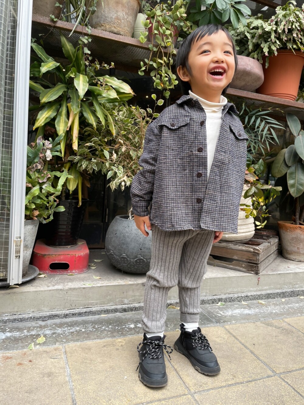 「春コーデ、キッズファッション、休日コーデ、男の子コーデ、男の子、kids、4歳男の子、4歳、4歳２ヶ月、ZARA」｜「FITHのアイテム（トップス、ブラック系）」を使った、kotaroさん（キッズ・90cm）の冬コーディネートの1枚目の写真