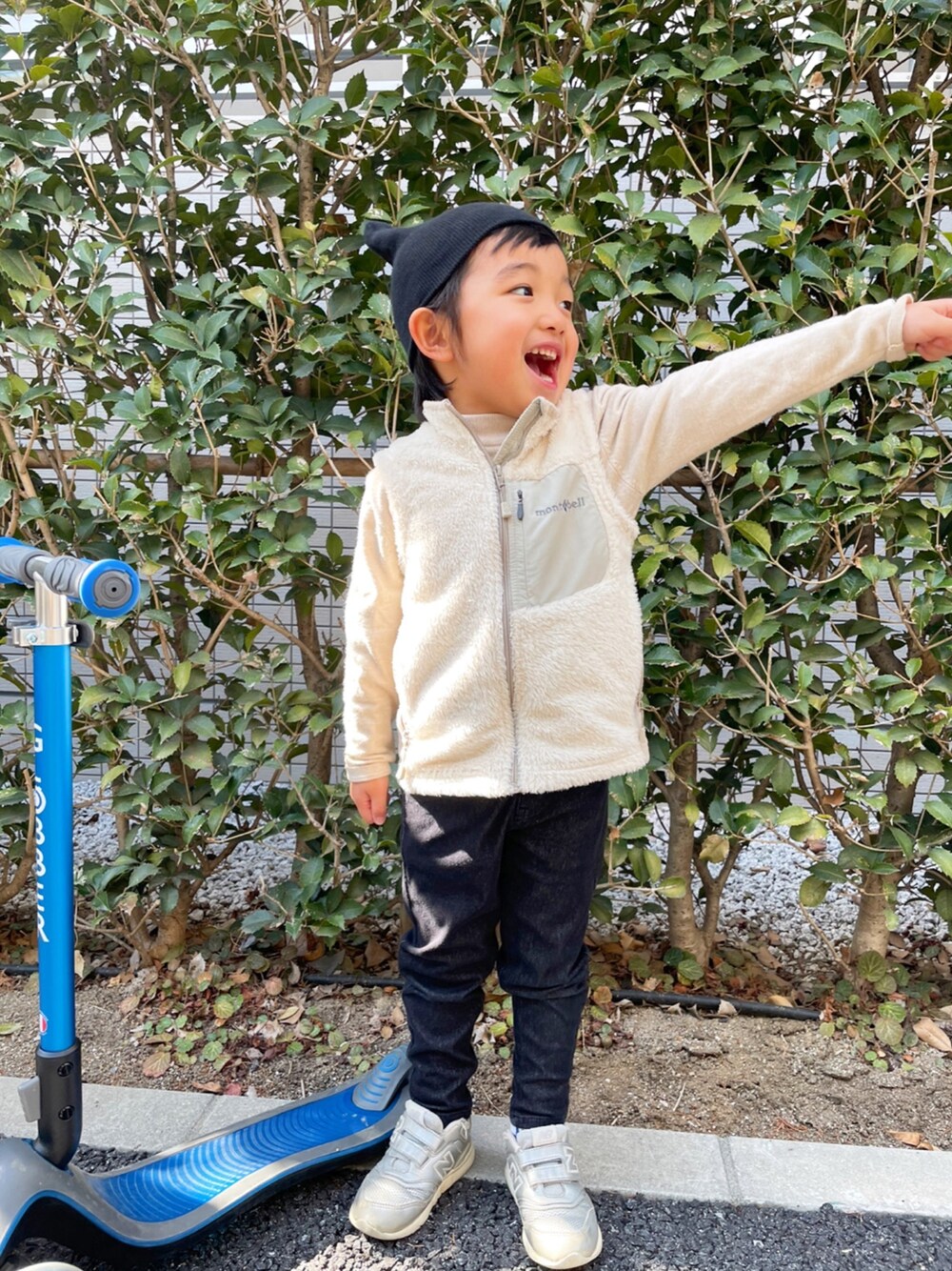 mont-bell モンベル　ダウンベスト　キッズ　2点 mont-bellのダウンベストを使ったキッズ人気ファッション