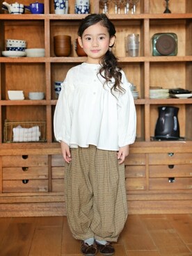 「la poche biscuit（ラポシェビスキュイ）のアイテム（トップス）」を使った、DIL baby&kids shopさん（キッズ・109cm）の秋コーディネート