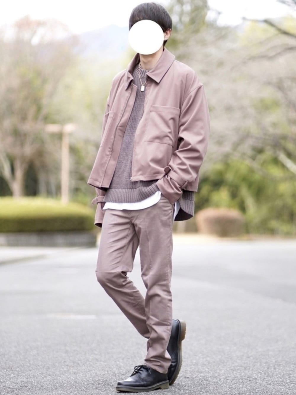「年末WEAR感謝祭、くすみカラー、ブラウン、ブラウンコーデ、ワントーンコーデ、ニット、スラックス、革靴、冬コーデ、きれいめカジュアル」｜「INTER FACTORYのファッションインフルエンサー なおゑ × INTER FACTORY　オーバーサイズスリーブストラップブルゾン（その他アウター、ブラウン系）」を使った、なおゑさん（メンズ・180cm）の冬コーディネートの1枚目の写真