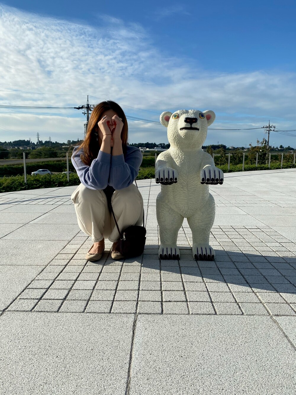 「INGNIのフロントギャザーニット（ニット/セーター、ブルー系）」を使った、rinoさん（レディース・165cm）の秋コーディネートの1枚目の写真