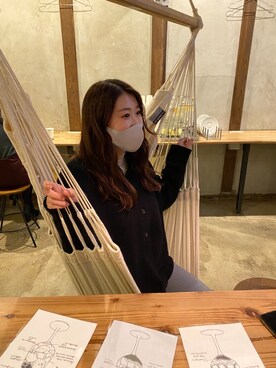 「LOWRYS FARM（ローリーズファーム）の２ＷＡＹバックスリットカーディガン　895727（ニット/セーター、ブラック系）」を使った、rinoさん（レディース・165cm）の冬コーディネート