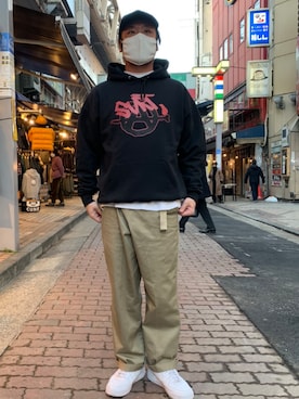 「surt（サート）のアイテム（トップス）」を使った、鈴木健之さん（メンズ・180cm）の冬コーディネート