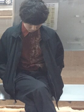 「総柄トップス」｜「アイテム（ブルゾン）」を使った、おまつさん（メンズ・175cm）の春コーディネート