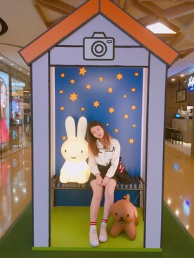 「8seconds（エイトセカンズ）のアイテム（バッグ）」を使った、Yvette Lamさん（レディース・153cm）の春コーディネート