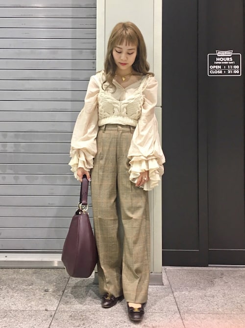 安中亜美さんのコーディネート