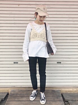 安中亜美さんの「クルーネックロングスリーブTシャツ」を使ったコーディネート