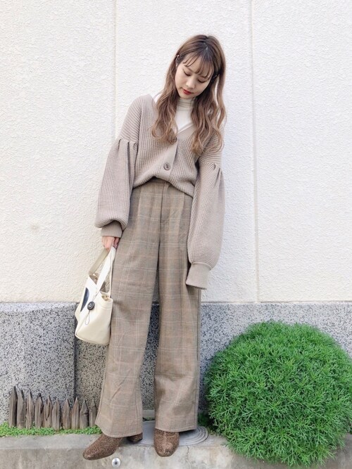 安中亜美さんのコーディネート
