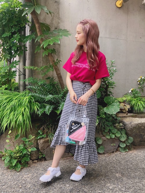 安中亜美さんのコーディネート
