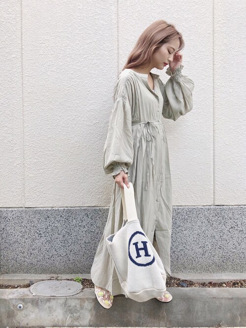 安中亜美さんのコーディネート
