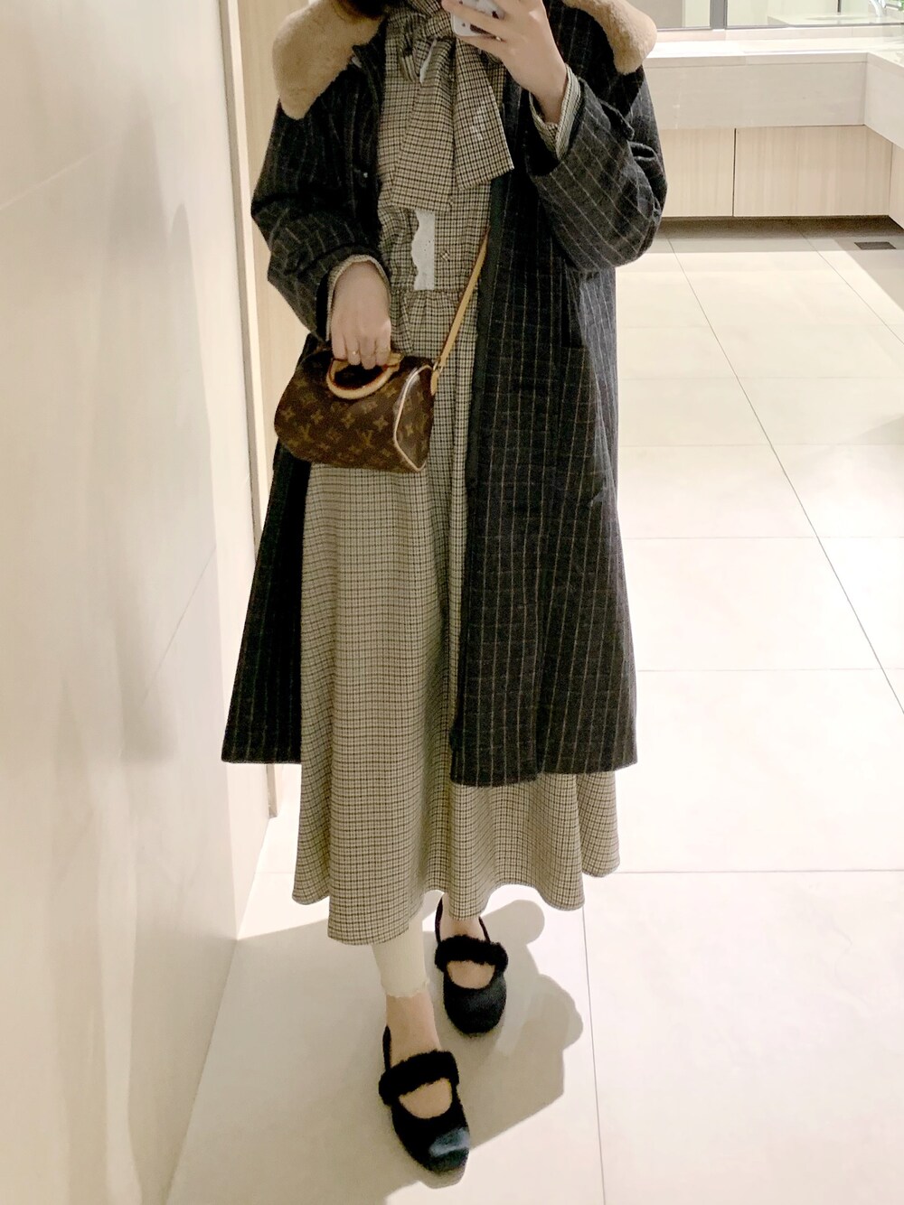 「rubyandyou、LouisVuitton、靴下屋、LEBECCA boutique」｜「RUBY AND YOUのアイテム（ピーコート、グレー系）」を使った、Aimeさん（レディース・160cm）の冬コーディネートの1枚目の写真