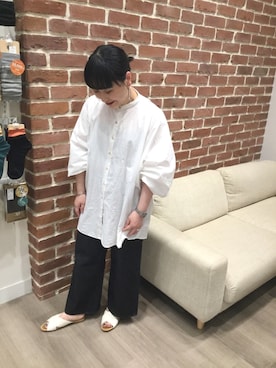 「シロシャツ」｜WAORientalTRaffic幕張さん（レディース・166cm）の夏コーディネート