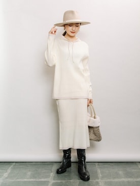 「ELVENCE DEUX（エルベンスドゥ）のアイテム（スカート）」を使った、ELVENCE DEUXさん（レディース・160cm）の秋コーディネート
