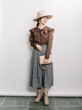 「ELVENCE DEUX（エルベンスドゥ）のアイテム（パンツ）」を使った、ELVENCE DEUXさん（レディース・160cm）の秋コーディネート