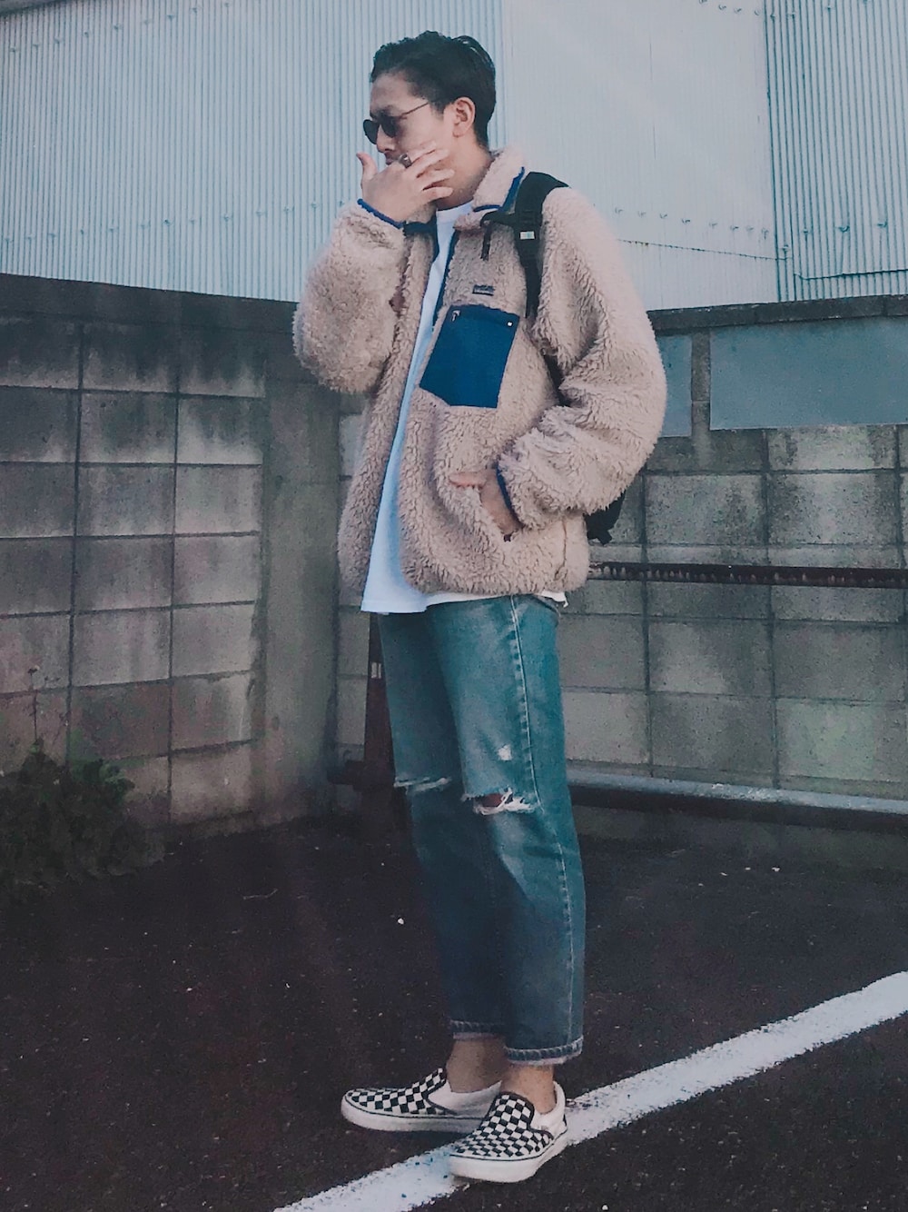 「ボアジャケット、フリース、レトロX、レトロカーディガン、patagonia、ダメージデニムパンツ、スリッポン、アメカジ、ストリート、古着MIX」｜「patagoniaの01年製 レトロカーデ size L（ジャケット/アウター、ベージュ系）」を使った、91さん（メンズ・173cm）の秋コーディネートの1枚目の写真