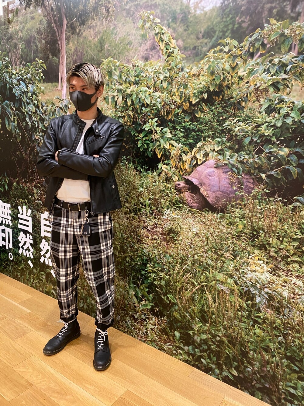 「Right-onの【BACK NUMBER】ストレッチライダースジャケット （ライダースジャケット、ブラック系）」を使った、りゅうちぇるさん（メンズ・180cm）の冬コーディネートの1枚目の写真