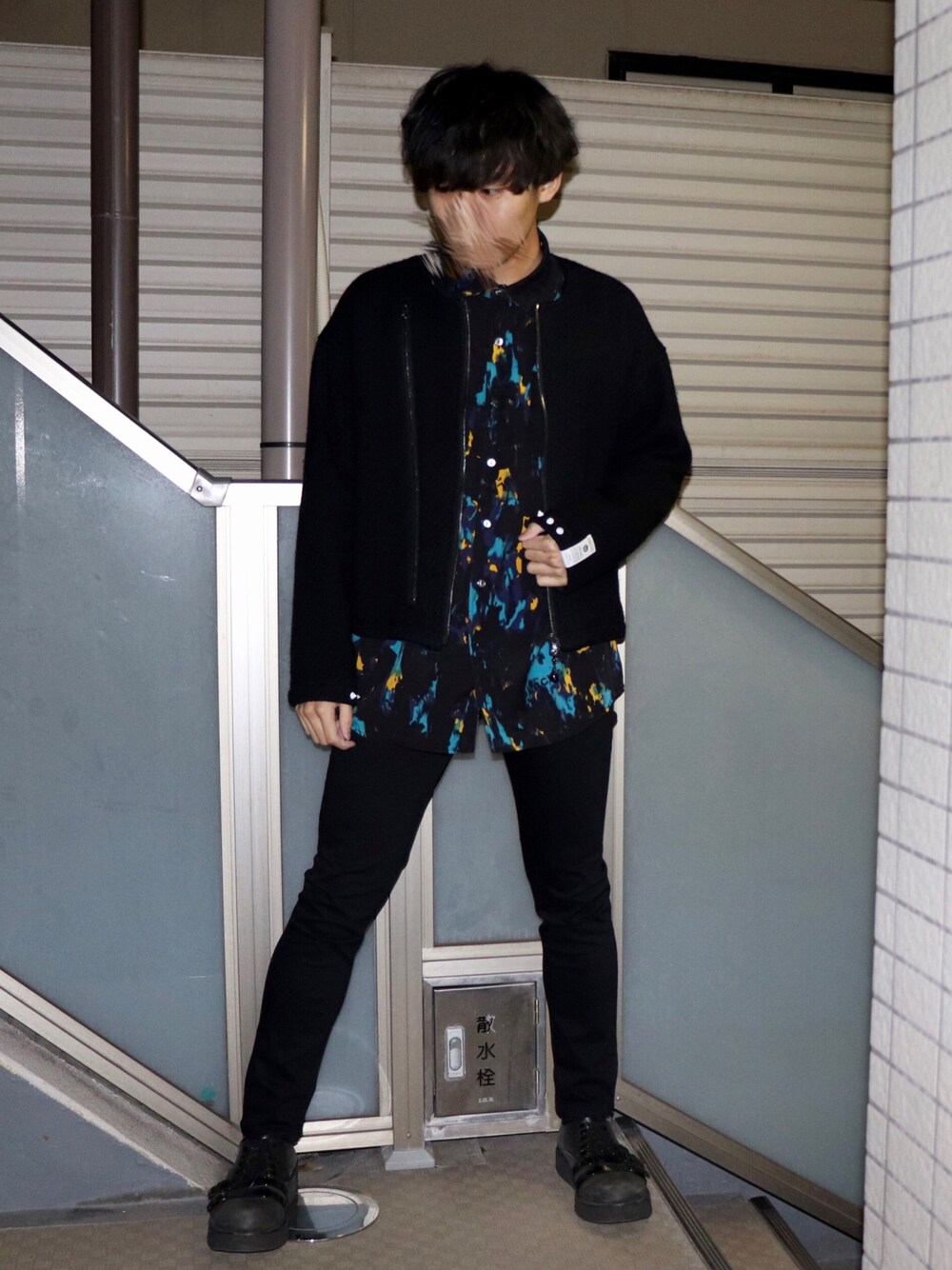 SHAREEFのノーカラージャケットを使った人気ファッション 