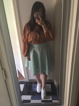 「ZARA（ザラ）のアイテム（Tシャツ/カットソー、イエロー系）」を使った、akiさん（レディース）の冬コーディネート
