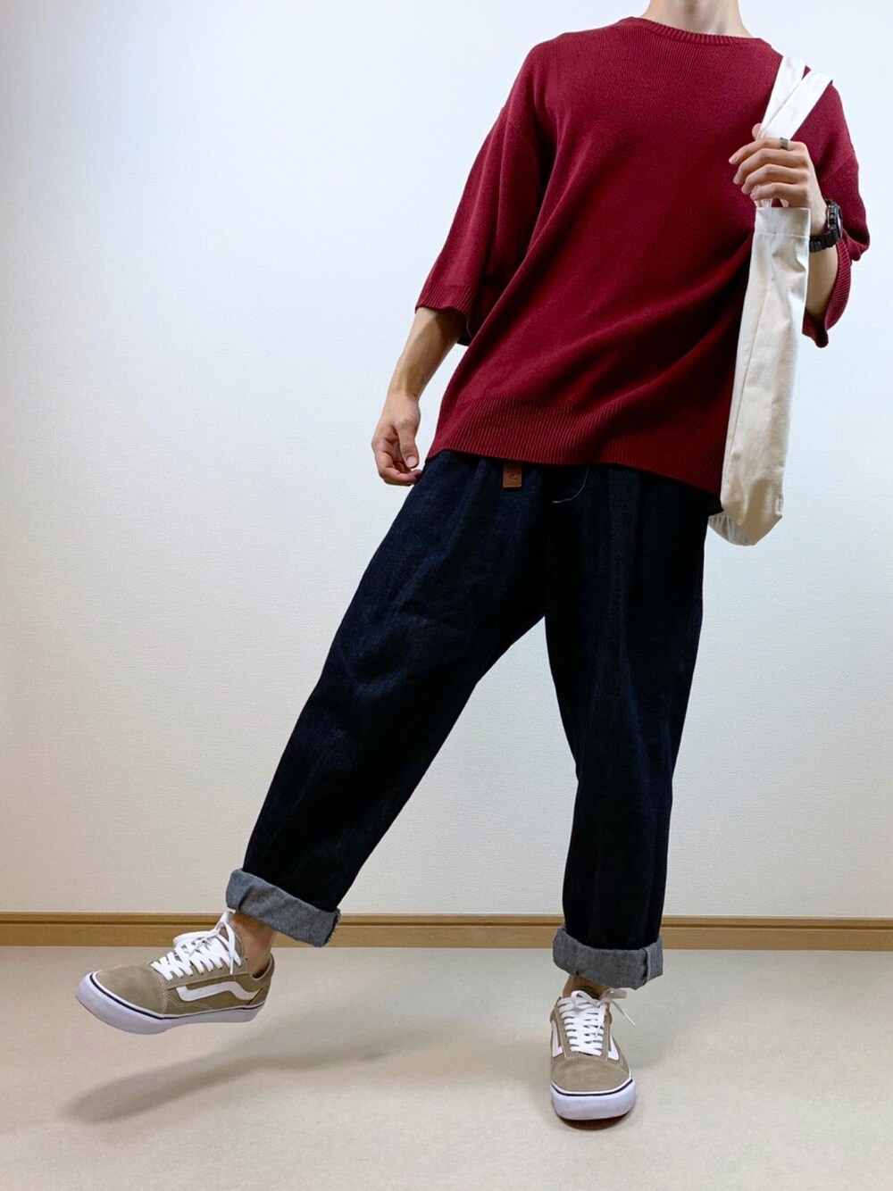 「休日スタイル、夏コーデ、シンプルコーデ、プチプラコーデ、オーバーサイズ、スニーカー、VANS、INTERFACTORY、APC、Gショック」｜「UNION STATIONのミラノリブクルーネックニットTシャツ  [MACHINE WASHABLE]（ニット/セーター、レッド系）」を使った、じぇっとさん（メンズ・172cm）の夏コーディネートの1枚目の写真