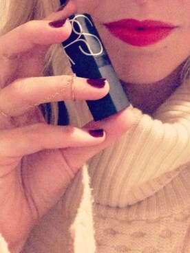「NARS Cosmetics」｜Ally Noriegaさんの冬コーディネート