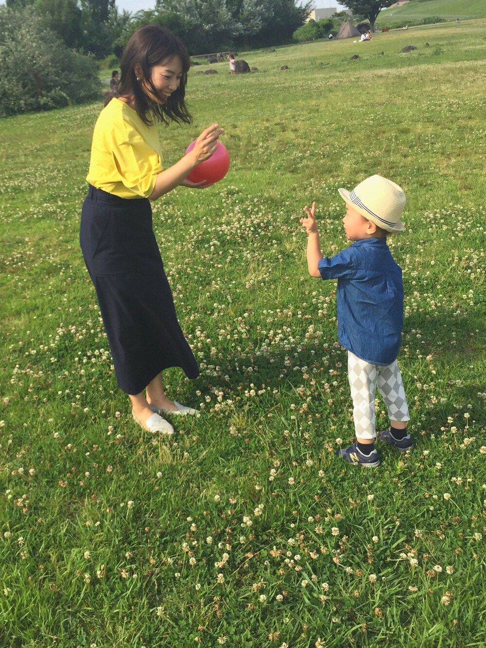 「親子コーデ、ママコーデ、ママファッション、おとこのこ、kids、おしゃれさんと繋がりたい、男の子コーデ、夏コーデ、3歳」｜「西松屋のアイテム（ハット、ベージュ系）」を使った、ken🍎macoさん（キッズ・100cm）の夏コーディネートの1枚目の写真