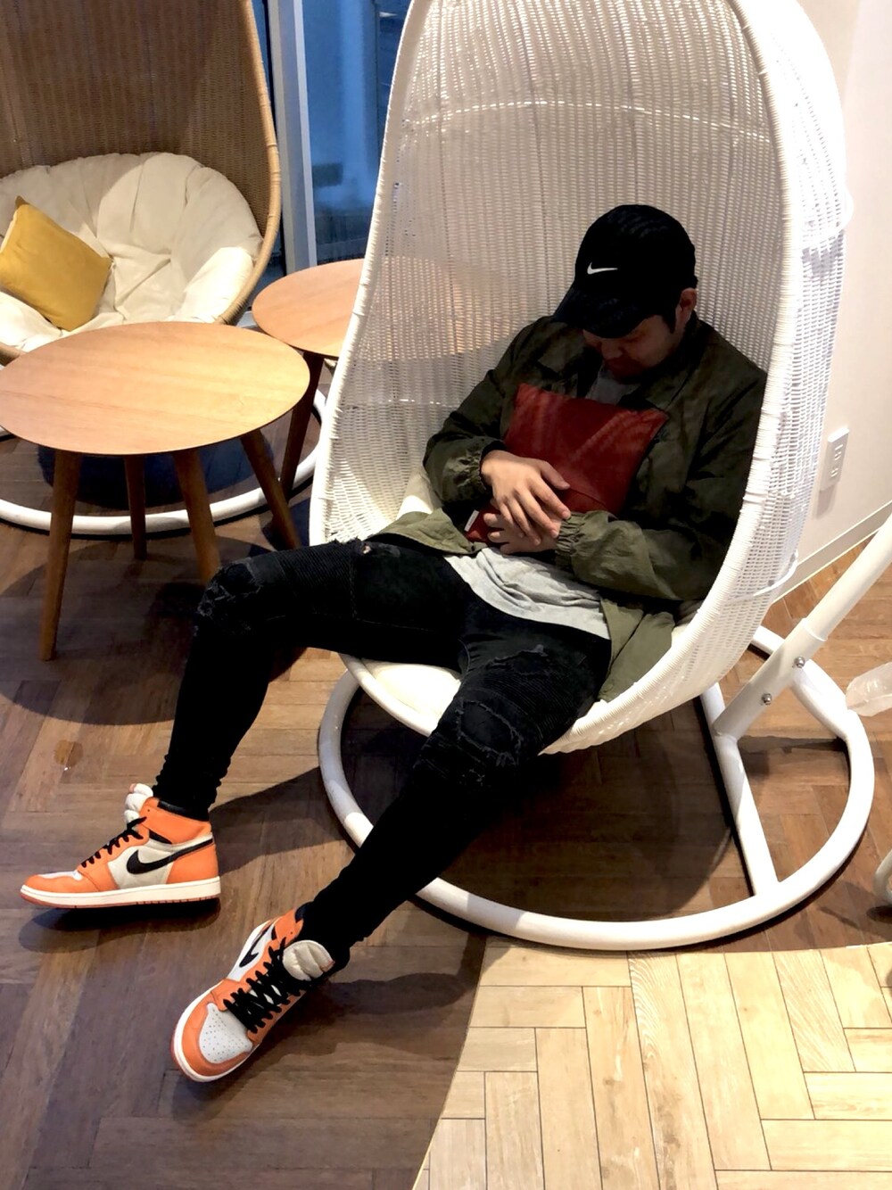 「やっぱりストリートが好き、代官山、お洒落さんとつながりたい、スニーカーコーデ、相互フォロー、nike jordan、シンプルスタイル、うたた寝」｜「NIKEのアイテム（キャップ、ブラック系）」を使った、Onoderaさん（メンズ・181cm）の秋コーディネートの1枚目の写真