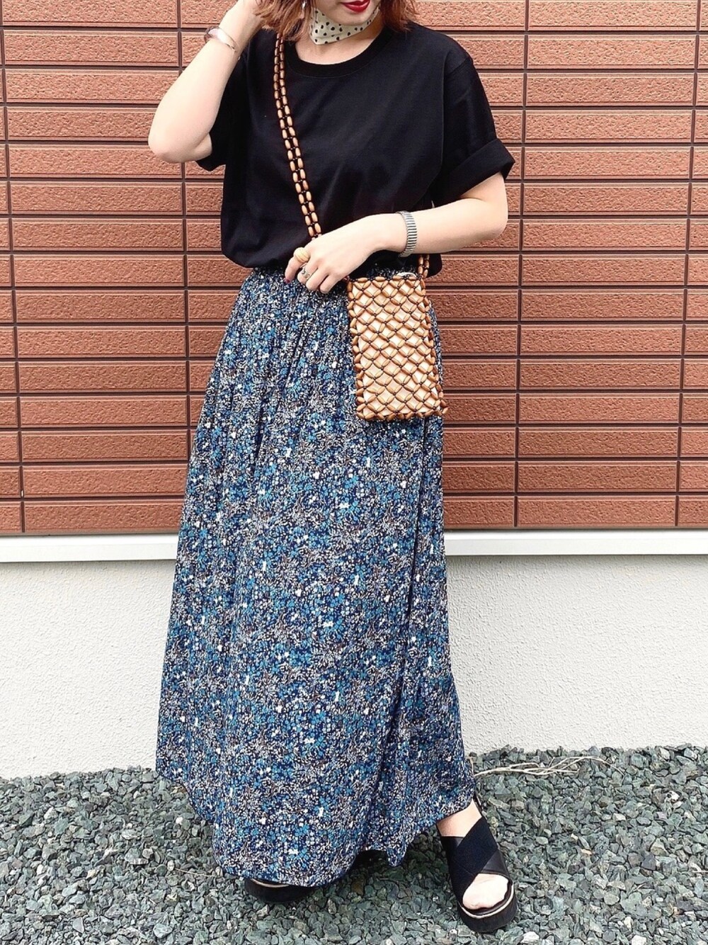 「夏コーデ、きれいめカジュアル、おしゃれさんと繋がりたい、初夏、ビッグシルエット、Tシャツ、キレイめ、スカーチョ、studio clip、スタディオクリップ(studio CLIP)」｜「studio CLIPのUSAコットン機能付き半袖プルオーバー（Tシャツ/カットソー、ブラック系）」を使った、サカモトさん（レディース・161cm）の春コーディネートの1枚目の写真