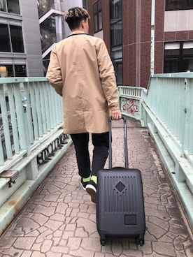 Herschel Supply Menさんの「【Herschel/ハーシェル】Trade Carry On キャリーケース機内持ち込み可 34L」を使ったコーディネート