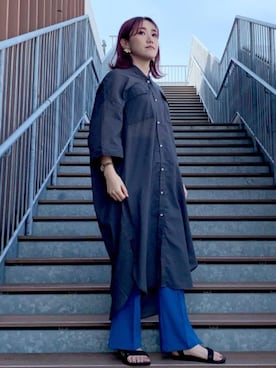 「coen（コーエン）のアイテム（スラックス）」を使った、蓮さん（レディース・160cm）の春コーディネート