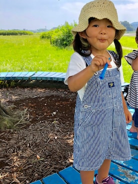 「OSHKOSH（オシュコシュ）のアイテム（サロペット/オーバーオール）」を使った、sayuさん（レディース・80cm）の秋コーディネート