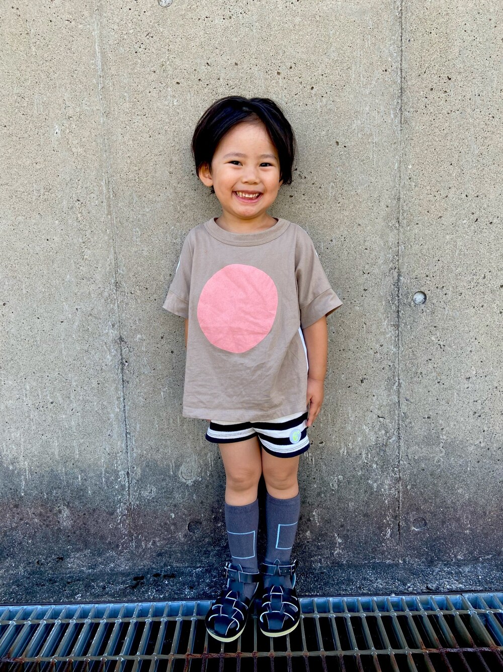 「夏コーデ、サンダル、kids、おとこのこ、キッズファッション、3歳」｜「6゜vocaleのアイテム（Tシャツ/カットソー、ベージュ系）」を使った、puuuuton11さん（キッズ・100cm）の夏コーディネートの1枚目の写真