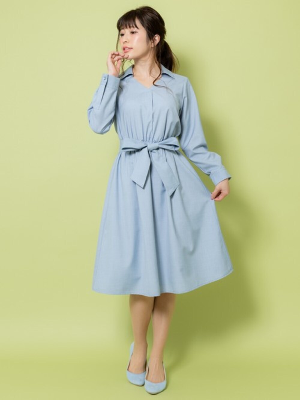 「ワンピース、リボン、大人カジュアル、fashion、シャツワンピ、ootd、春コーデ、きちんとスタイル、爽やかコーデ、2019ss」｜「Rewdeの襟付きﾜﾝﾋﾟｰｽ（9R05-02107）（ワンピース、ブルー系）」を使った、Rewde Staffさん（レディース・163cm）の春コーディネートの1枚目の写真