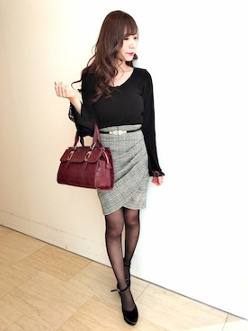 「アイテム（トートバッグ、レッド系）」を使った、Delyle NOIR STAFFさん（レディース・160cm）の秋コーディネート